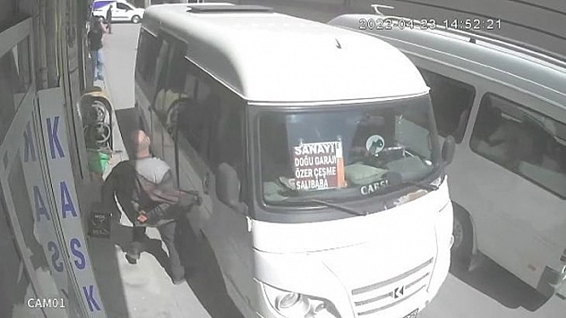 Elazığ'da İlginç Kaza Kameralara Yansıdı