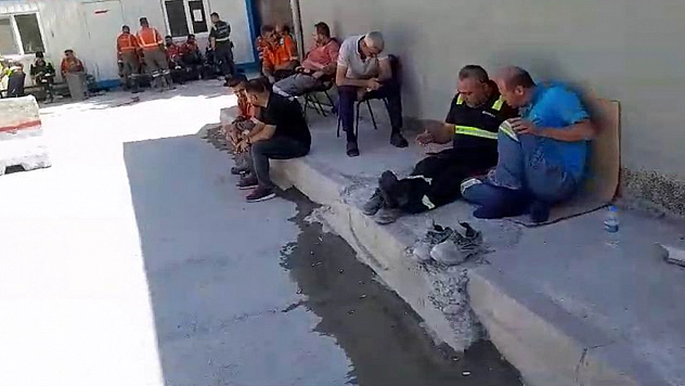 Elazığ'da İşçilerin Eylemi Devam Ediyor