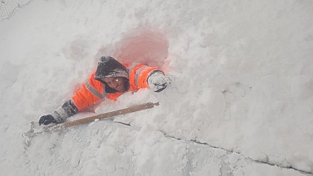 Elazığ'da Kar Kalınlığı İnsan Boyuna Yaklaştı