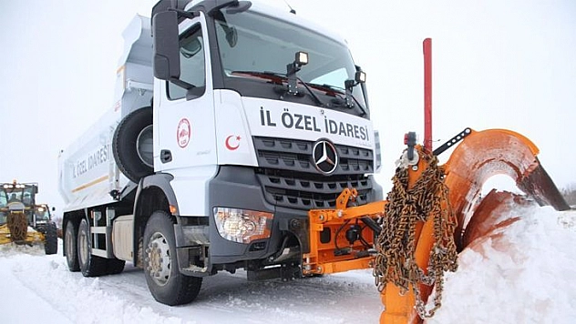 Elazığ'da kar nedeniyle 12 köy yolu kapandı