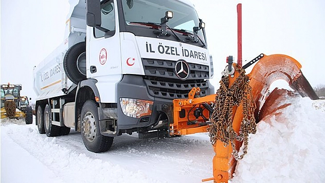 Elazığ'da Kar Nedeniyle 21 Köy Yolu Ulaşıma Kapandı