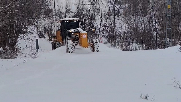 Elazığ'da karla mücadele sürüyor: 181 köy yolu açıldı