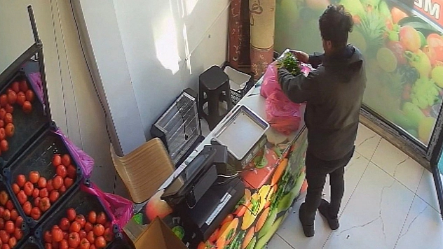 Elazığ'da kasada kimse yokken parasını bırakan müşteriye esnaftan teşekkür