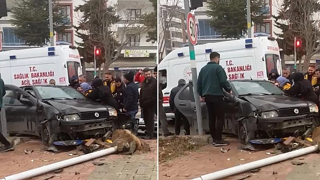 Elazığ'da kaza: Sürücü araçta sıkıştı!