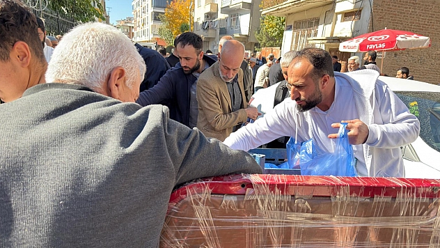 Elazığ'da kilosu 40 liraya düştü kapış kapış satıldı