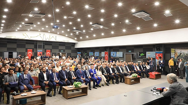 Elazığ'da Kırım Türklerinin 'Vatan ve Hürriyet Mücadelesi' Konferansı düzenlendi