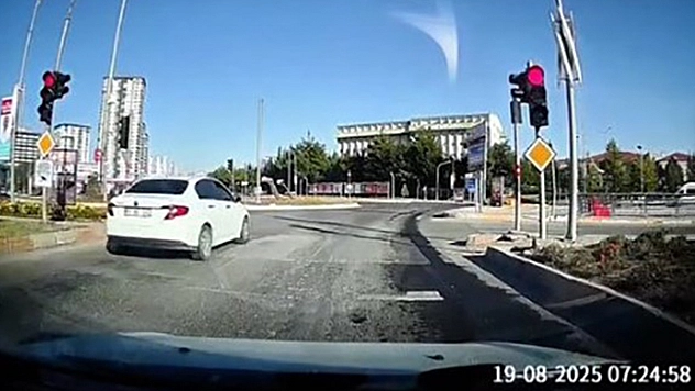 Elazığ'da kırmızı ışık ihlali kameralara yansıdı