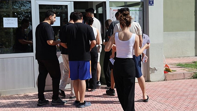 Elazığ'da KPSS heyecanı: Binlerce aday ter döktü