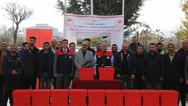 Elazığ'da küçükbaş üreticilere kırkım makinası desteği