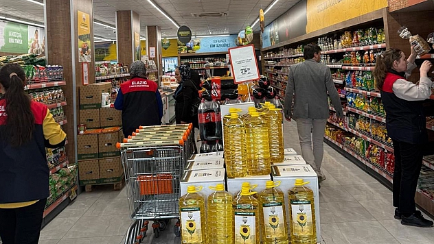 Elazığ'da marketlerde Ramazan mesaisi devam ediyor