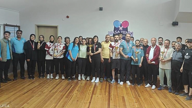 Elazığ'da masa tenisi şampiyonası düzenlendi
