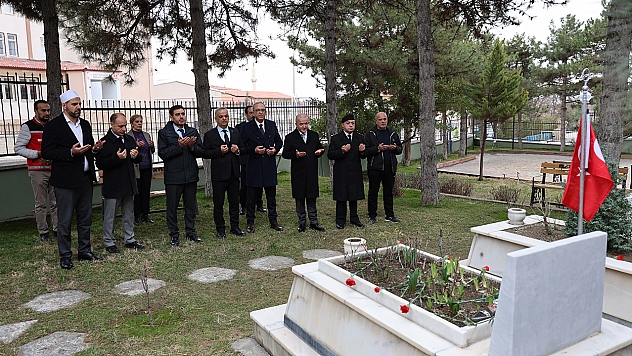 Elazığ'da mezarlıklarda ziyaretçi yoğunluğu