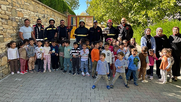 Elazığ'da minik öğrencilerin 'İtfaiye Haftası' etkinliği
