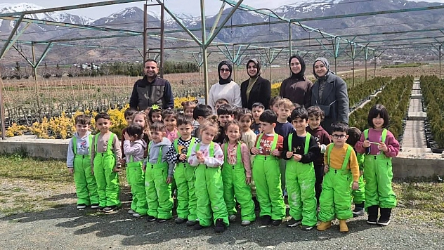 Elazığ'da minikler doğayla buluştu