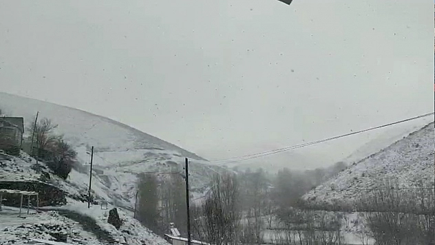 Elazığ'da Nisan ortasında kar sürprizi