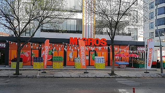 Elazığ'da o market Ramazan'da da durmuyor: O üründe bir alana bir bedava