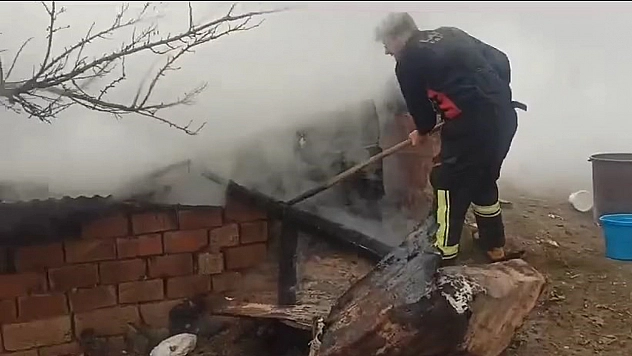 Elazığ'da Odunluk Yangını