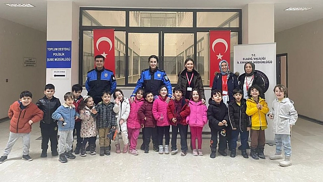 Elazığ'da Öğrenciler Polisleri Unutmadı