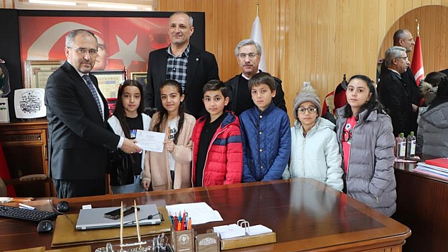 Elazığ'da Öğrencilerden Filistin'e Anlamlı Destek