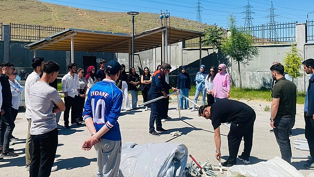 Elazığ'da öğrencilere çadır kurma ve yangın eğitimi