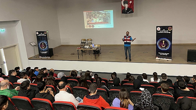 Elazığ'da Öğrencilere Siber Farkındalık Eğitimi