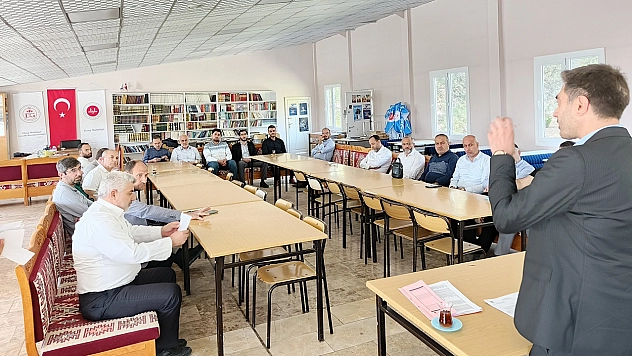 Elazığ'da 'Oku-yorum' projesi toplantısı yapıldı