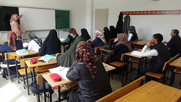 Elazığ'da okuma yazma seferberliği devam ediyor