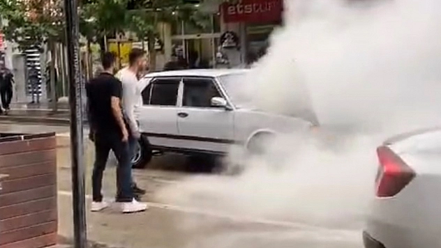 Elazığ'da Otomobil Alev Aldı