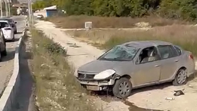 Elazığ'da otomobil boş araziye uçtu: 1 yaralı