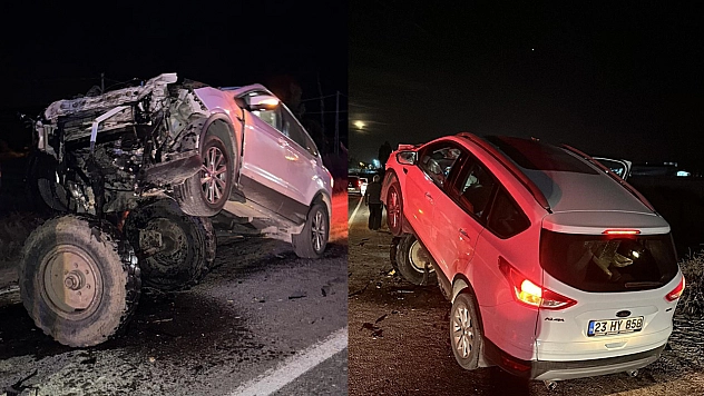 Elazığ'da Otomobil İle Traktör Çarpıştı