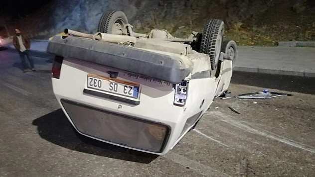Elazığ'da Otomobil Takla Attı: 2 Yaralı