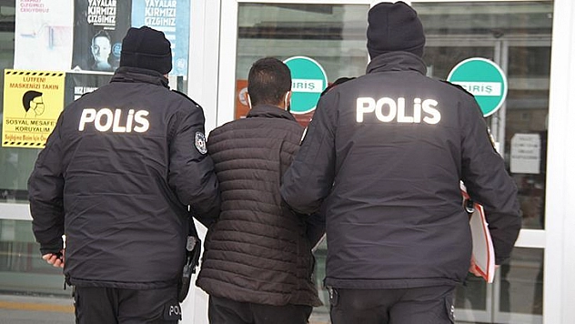 Elazığ'da Otomobilden Teyp Çalan Hırsız Tutuklandı