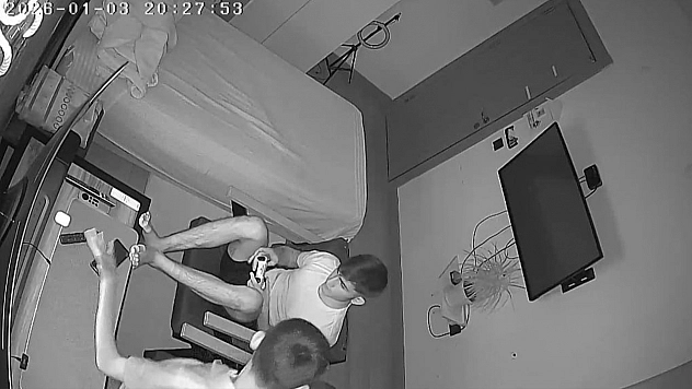 Elazığ'da oyun oynarken depreme yakalandılar! İşte o anlar