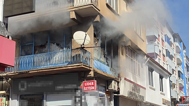 Elazığ'da oyuncak deposunda yangın: Maddi hasar meydana geldi