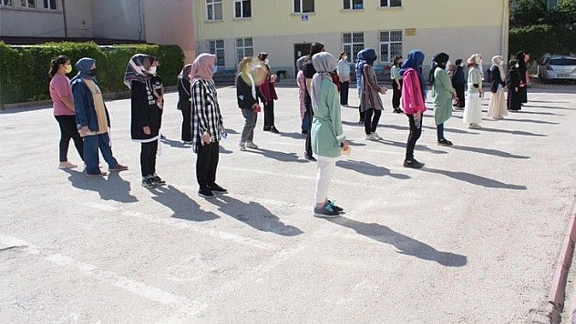 Elazığ'da pandemi tedbirleri altında LGS heyecanı