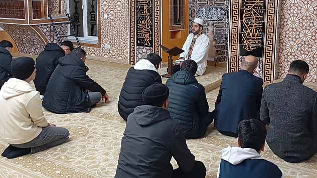 Elazığ'da sabah namazı gençlik buluşmaları sürüyor