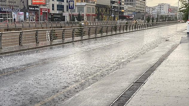 Elazığ'da sağanak yağış etkili oldu