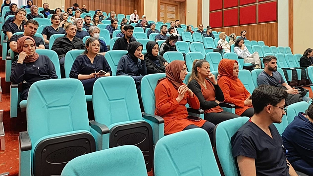 Elazığ'da sağlık çalışanlarına aşı ve transferleri hakkında bilgi verildi