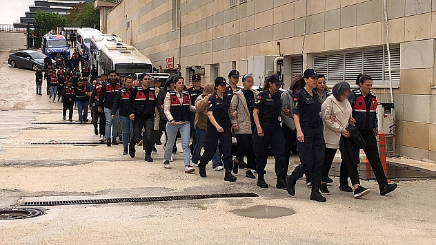 Elazığ'da sağlık kuruluşlarına operasyon: 23 şüpheliden 9'u tutuklandı
