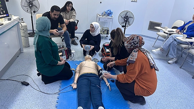 Elazığ'da sağlık personeline temel eğitim verildi