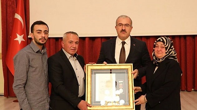 Elazığ'da Şehit Aileleri ve Gazilere 'Devlet Övünç Madalyası ve Beratı' Verildi