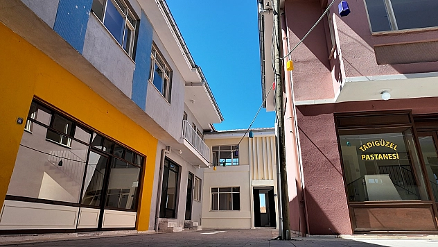 Elazığ'da Seksenler Sokağı geçmişin izlerini geleceğe taşıyor