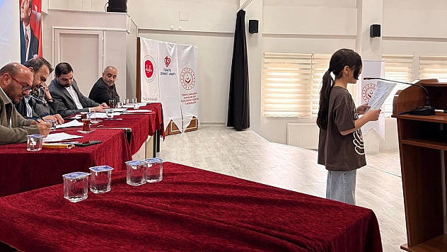 Elazığ'da şiir okuma yarışması