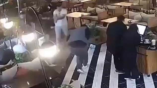 Elazığ'da silahlı saldırı kamerada