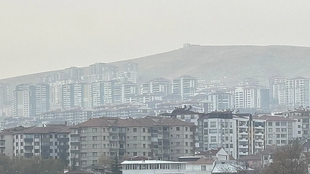 Elazığ'da sis etkili oldu