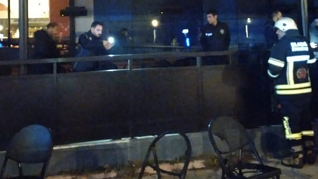 Elazığ'da Starbucks'a Saldırı!