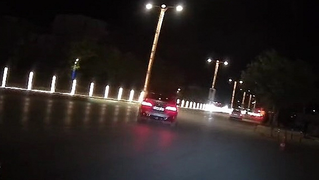 Elazığ'da sürücü drift yaparak trafiği tehlikeye attı