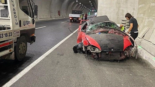 Elazığ'da takla atan otomobil hurdaya döndü: 1 yaralı
