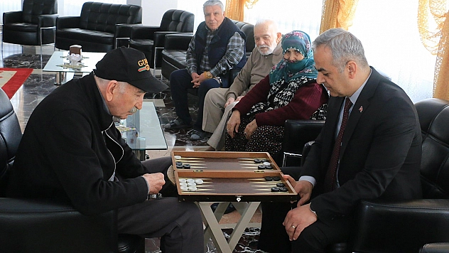 Elazığ'da tavla ve bocce etkinliği yapıldı