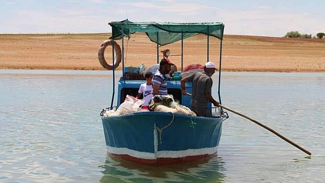 Elazığ'da Tekneler Karaya Çekildi!